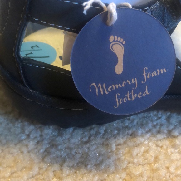 JBU Black Sandals with Adjustable Strap and Cushioned Sole - Picture 5 of 8